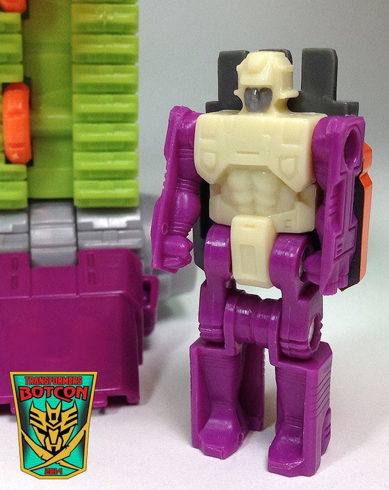 BotCon 2014 - More Images Pirates Vs. Knights Scorponok and